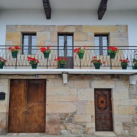 El árbol Rojo * Selaya