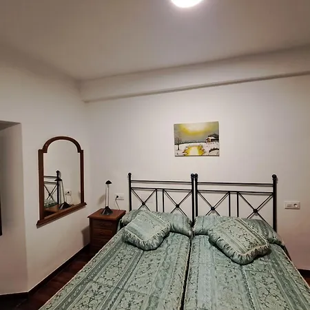 El Arbol Rojo Apartment *